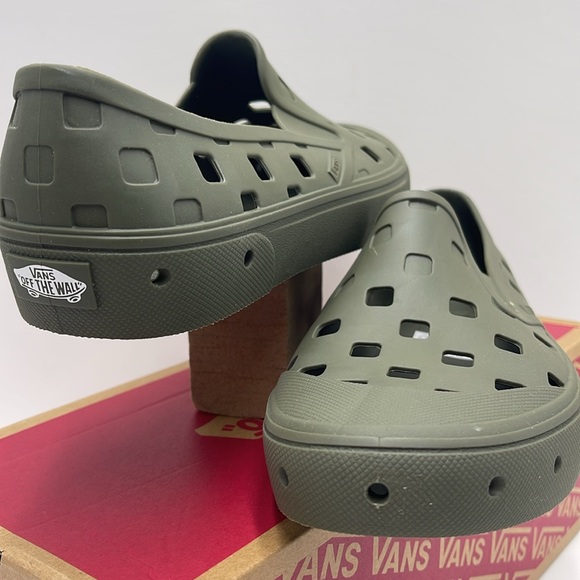 Vans Men’s Slip-On Trk
Grape Leaf
VN0A5HF850K
Sneakers - Picture 10 of 16